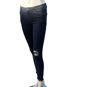 8147.....Zara Skinny Jeans Size 24" Waist, 25" Inseam 7"Rise